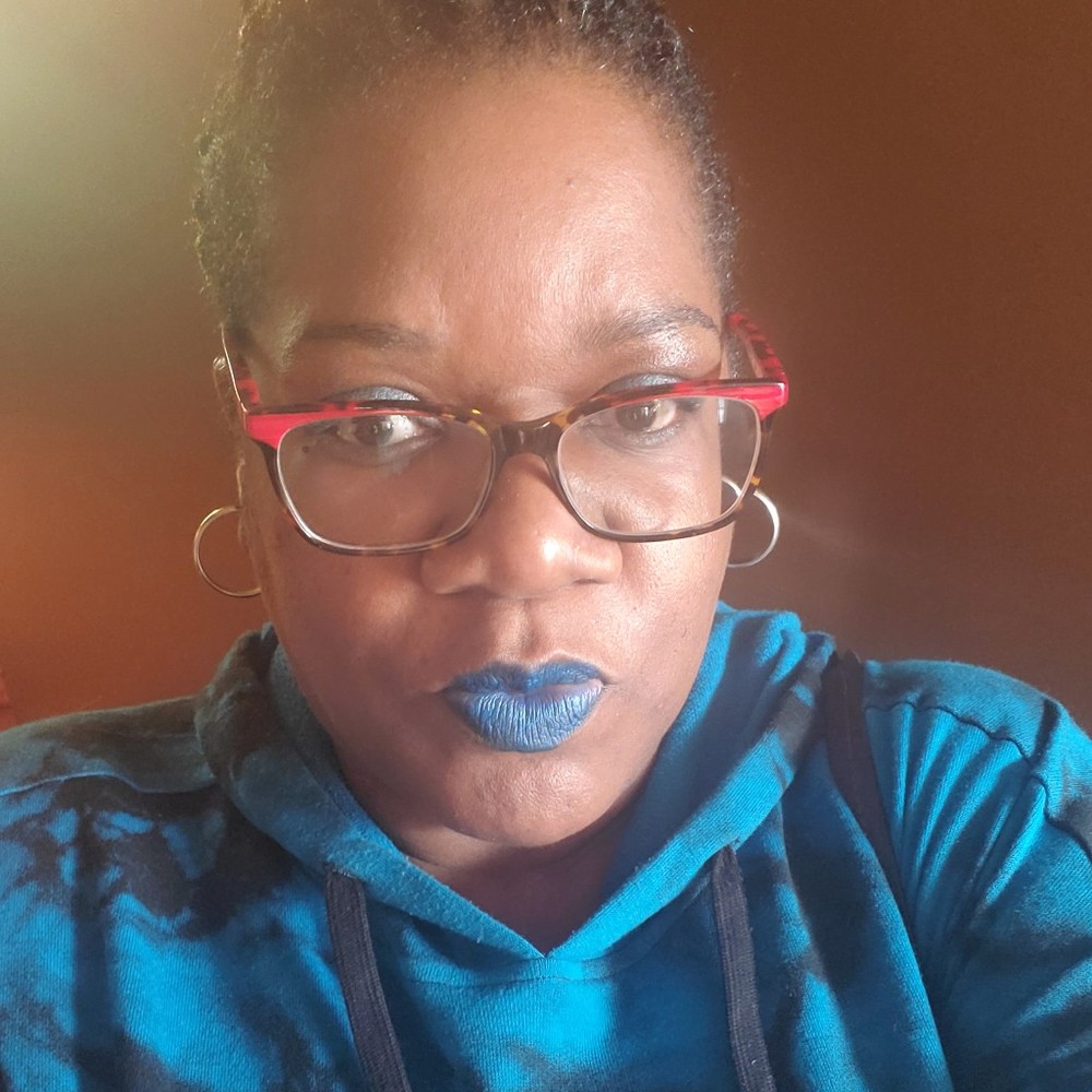 Meet your Posher, Sharon